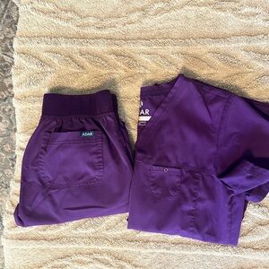 Adar Women’s jogger scrub set 
Worn but like new